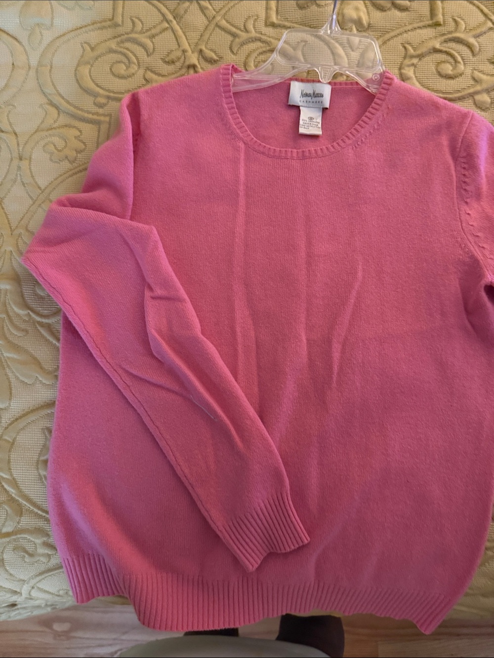 Neiman Marcus Vibrant Pink Cashmere Sweater
